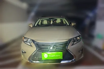Lexus ES 2015, 129000 км, за 95150.42 CNY