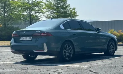 BMW 5-Series 2025, 10652 км, за 54000000 KRW