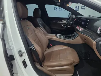 Mercedes-Benz E-Class 2019, 50377 км, за 63900000 KRW - фото 17