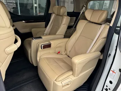 Toyota Alphard 2016, 83000 км, за 328800 CNY
