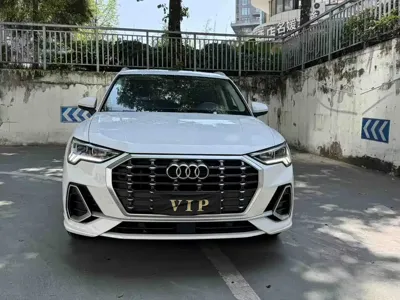 Audi Q3 2020, 46000 км, за 96800 CNY