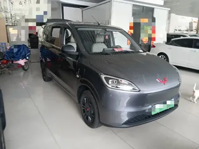 Wuling Hongguang EV 2025, 12000 км, за 59800 CNY