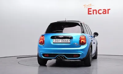 MINI Cooper 2016, 70737 км, за 11500000 KRW