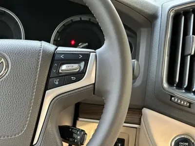 Toyota Land Cruiser 2020, 60000 км, за 795800 CNY - фото 24