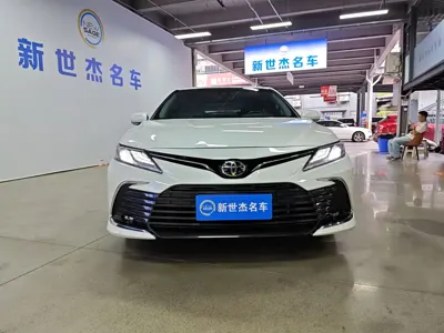 Toyota Camry 2023, 73000 км, за 105800 CNY