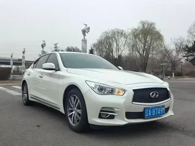 Infiniti Q50L 2016, 90000 км, за 58000 CNY