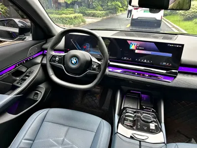 BMW i5 2025, 21000 км, за 226800 CNY - фото 13