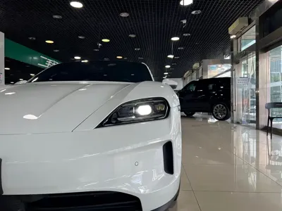 Porsche Taycan 2025, 14000 км, за 758000 CNY - фото 9