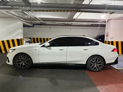 BMW 5-Series 2025, 16000 км, за 74760000 KRW - фото 3