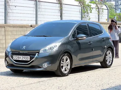 Peugeot 208 2015, 67083 км, за 3990000 KRW - фото 2