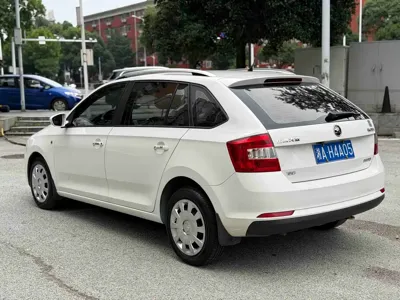 Skoda Rapid Spaceback 2016, 80000 км, за 22799 CNY - фото 6