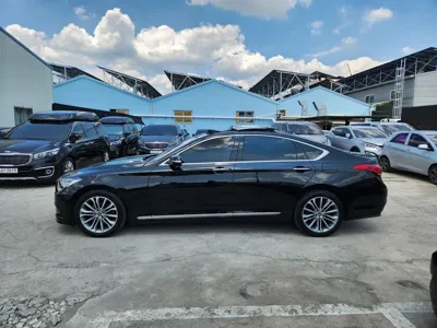 Hyundai Genesis 2015, 195681 км, за 7300000 KRW