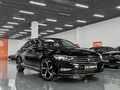 Volkswagen Magotan 2023, 37000 км, за 128800 CNY