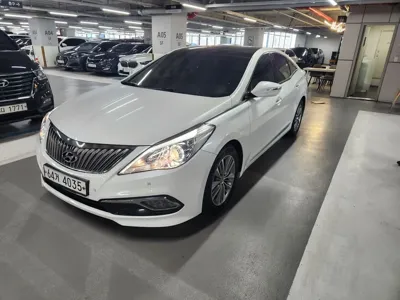 Hyundai Grandeur · 2015 год