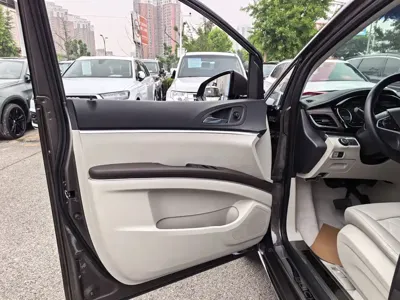 Buick GL8 2025, 48000 км, за 158700 CNY - фото 8