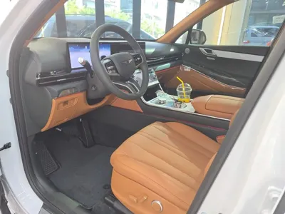 Genesis GV80 · 2025 год