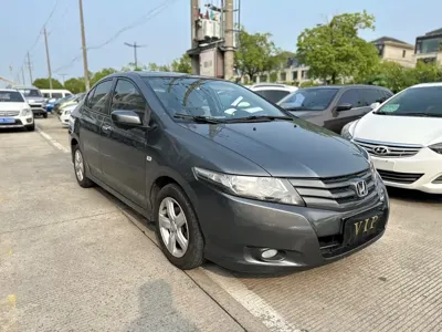 Honda City Classic 2010, 101000 км, за 12800 CNY