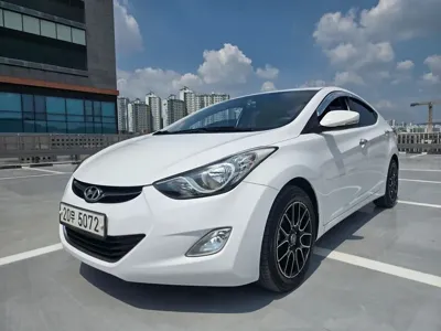Hyundai Avante · 2012 год