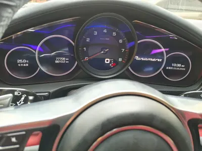 Porsche Panamera 2018, 77000 км, за 368000 CNY