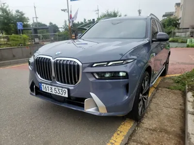 BMW X7 · 2023 год