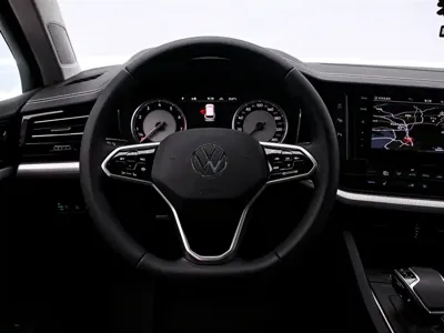 Volkswagen Touareg 2023, 40000 км, за 259800 CNY - фото 7