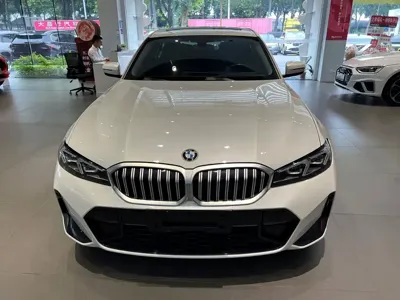 BMW 3 Series 2022, 38000 км, за 219800 CNY