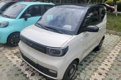 Wuling Hongguang MINIEV 2022, 27900 км, за 31483 CNY - фото 1