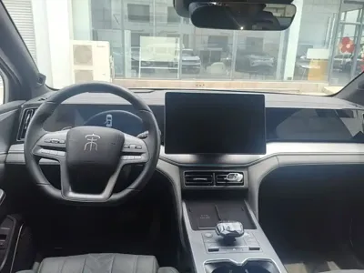 BYD L DM-i 2025, 24700 км, за 104500 CNY - фото 10