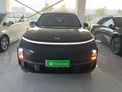 Li Auto L8 2024, 17900 км, за 252857.55 CNY
