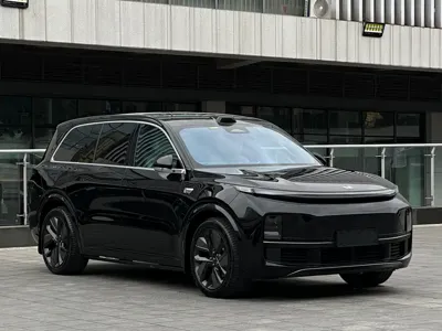 Li Auto Li L9 2025, 27000 км, за 309800 CNY