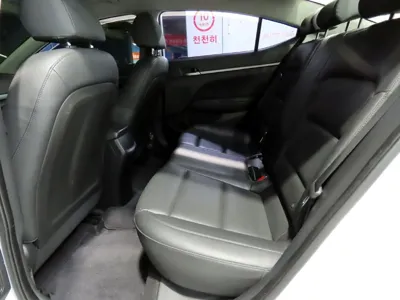 Hyundai Avante 2018, 127879 км, за 9200000 KRW - фото 7