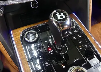 Bentley Flying Spur 2022, 16000 км, за 230000000 KRW - фото 9
