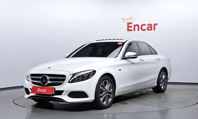 Mercedes-Benz C-Class · 2018 год