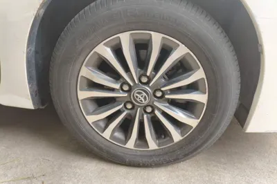 Toyota Corolla 2018, 26700 км, за 59096.87 CNY - фото 8