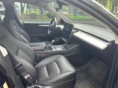 Tesla Model Y 2023, 80000 км, за 152800 CNY - фото 9