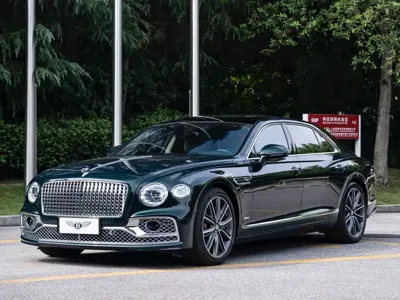 Bentley Flying Spur PHEV 2023, 16000 км, за 2118000 CNY - фото 1