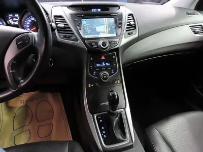 Hyundai Avante 2015, 107738 км, за 5900000 KRW - фото 11