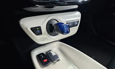 Toyota Prius 2016, 126520 км, за 13000000 KRW - фото 9