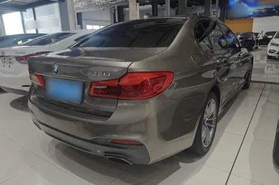 BMW 5 Series 2018, 87700 км, за 156468.86 CNY