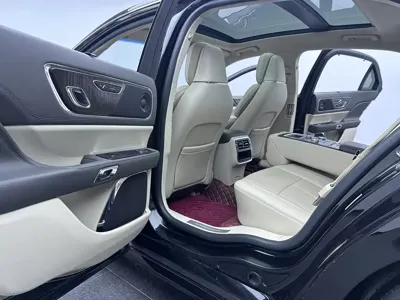 Lincoln Continental 2019, 124000 км, за 98800 CNY - фото 24