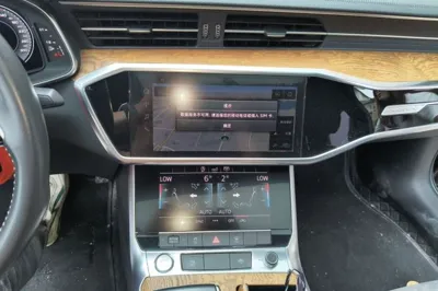 Audi A6L 2019, 119600 км, за 202729.24 CNY - фото 12