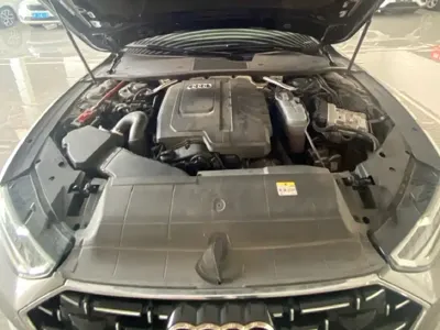 Audi A7L 2024, 86000 км, за 209800 CNY - фото 13