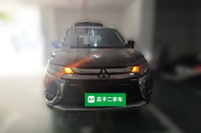 Mitsubishi Outlander 2016, 73700 км, за 54904.74 CNY