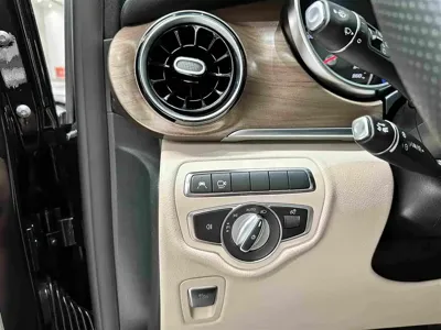 Mercedes-Benz V-Class 2023, 43200 км, за 335000 CNY - фото 6