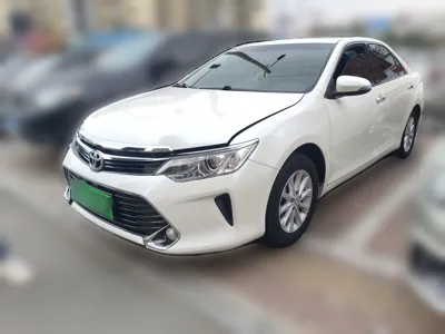 Toyota Camry · 2016 год
