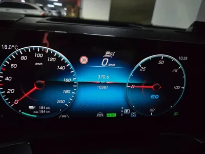 Mercedes-Benz EQB 2023, 12500 км, за 29150000 KRW - фото 10