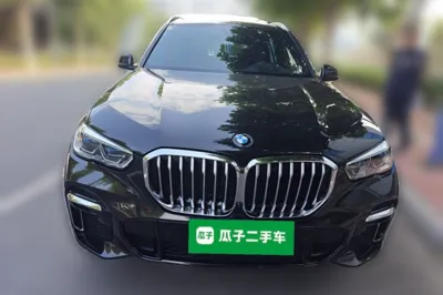 BMW X5 2022, 32300 км, за 425573.27 CNY