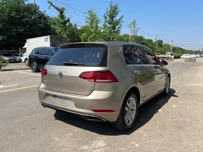 Volkswagen Golf 2018, 40000 км, за 42800 CNY - фото 8