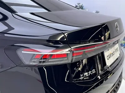 Volkswagen Passat 2025, 9000 км, за 152800 CNY - фото 11