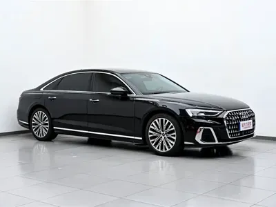 Audi A8 2025, 7500 км, за 569000 CNY